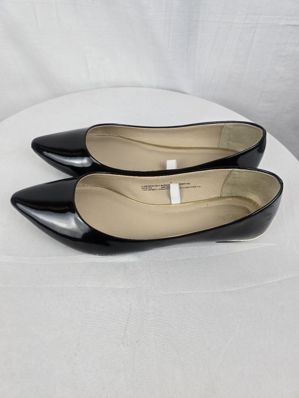 Mossimo Classic Black Patent Pointed-Toe Women’s Flats W/Gold Accent Sz 10 - Picture 3 of 8